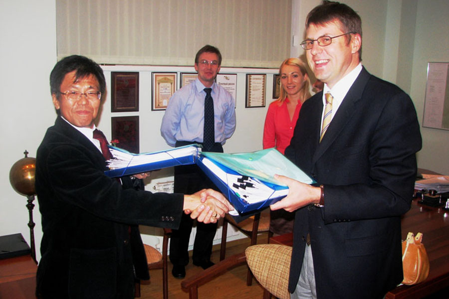 Начало сотрудничества с японскими компаниями (2007)