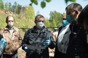 Врио губернатора Иркутской области и представители ИНК осмотрели площадку строительства инфекционного корпуса в Усть-Куте