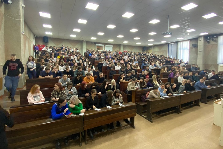 Студенты Ангарска стали участниками корпоративной группы Иркутского завода полимеров