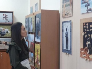 В Усть-Куте открылась выставка французского фотографа