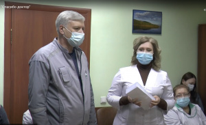 ИНК вручила подарочные сертификаты медработникам Усть-Кутской больницы