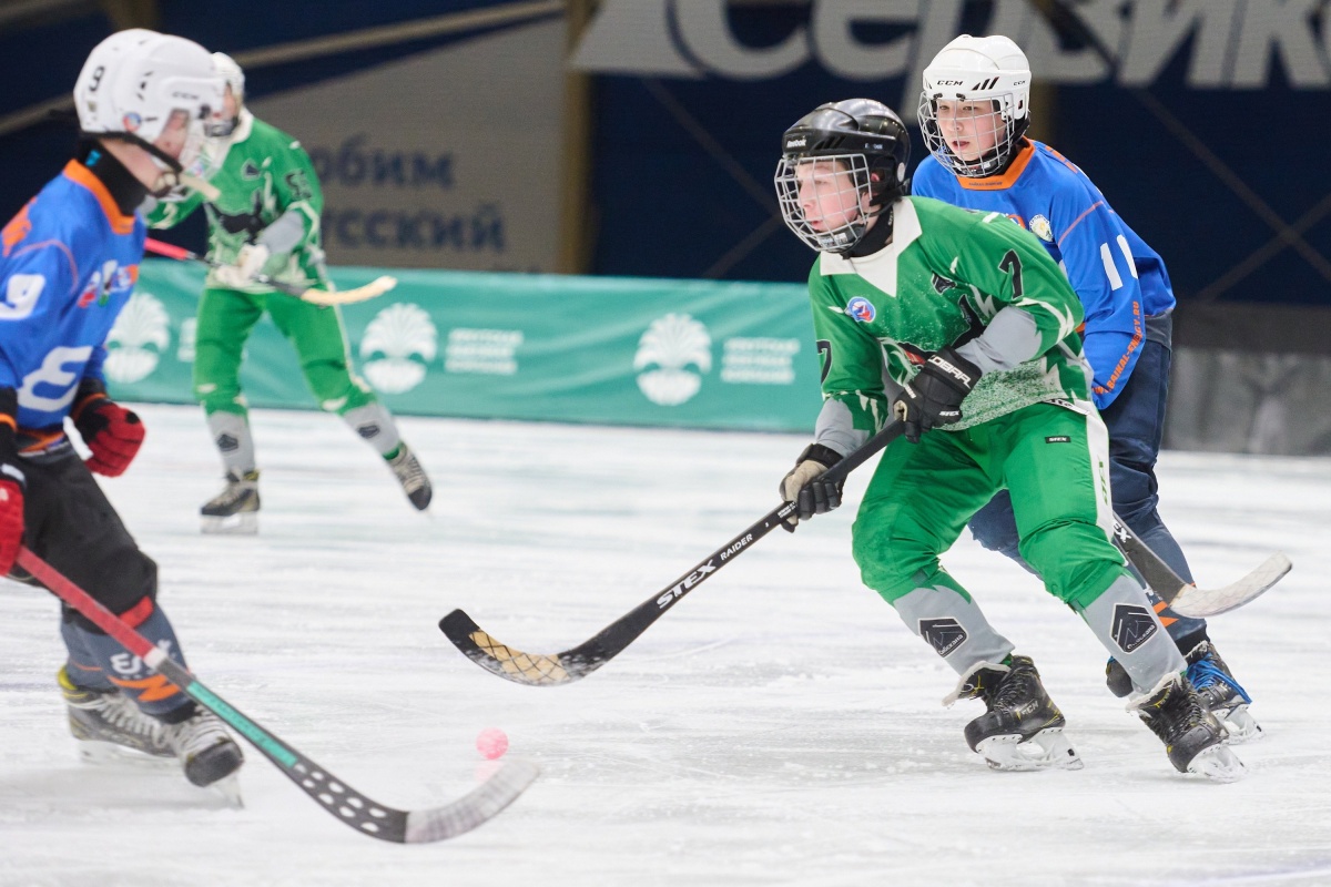 VIII турнир по хоккею с мячом на призы ИНК прошел в Иркутске 